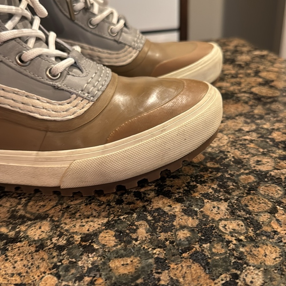 Vans waterproof boots. Size 8 women’s/6.5 men’s - Picture 6 of 6